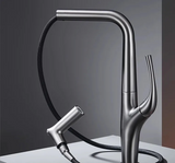 AquaLuxe – Luxus Ausziehbare Küchenarmatur in Gebürstetem Gold & Schwarz