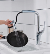 AquaLuxe – Luxus Ausziehbare Küchenarmatur in Gebürstetem Gold & Schwarz