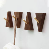 TriLuxe Dreieck Wandhaken – Messing & Massivholz