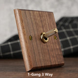 RetroLux Schwarzes Walnussholz Umschalter 1–4 Gang – Messing Knebel, Massivholz & USB-Option