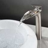 Elegante Waschbeckenarmatur in Weiß mit Wasserfallauslauf und Einhebelmischer