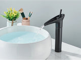 RetroCascade Waschbeckenarmatur Antik – Wasserfall Wasserhahn Messing | Einhebel Mischbatterie Warm & Kalt | Klassisches Bad Design