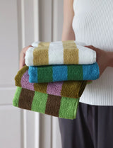 RetroStripe Luxe Baumwollhandtuch – Gestreiftes Baumwoll-Handtuch in Hotelqualität
