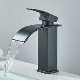 Waschtischarmatur in Schwarz mit Wasserfallauslauf und Einhebelmischer
