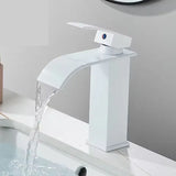 GoldCascade Waschtischarmatur – Gebürstete Goldarmatur für Waschbecken | Eleganter Wasserfallauslauf | Einhebel-Mischbatterie aus Edelstahl