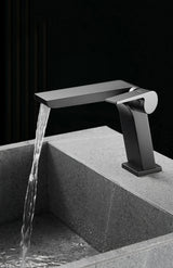 ShadowStream Wasserfallarmatur in Gun Grey
