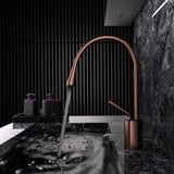 RoséFlow Waschbeckenarmatur – Gebürstetes Roségold Wasserhahn | Warm & Kalt Mischbatterie | Drehbarer Luxus Wasserhahn