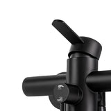 AquaFlex Wandarmatur mit Seitensprühkopf – 360° Drehbarer Küchenhahn aus Gebürstetem Edelstahl