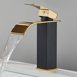 Waschtischarmatur in Schwarz mit Wasserfallauslauf und Einhebelmischer