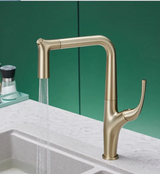 AquaLuxe – Luxus Ausziehbare Küchenarmatur in Gebürstetem Gold & Schwarz