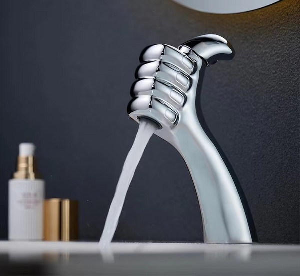 AquaFalls Solo – Wasserfall-Waschtischarmatur aus massivem Messing