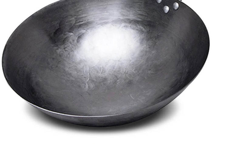 ForgePro – Handgeschmiedeter Reineisen-Wok mit Holzgriff