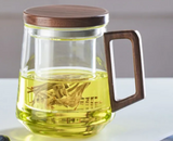 TeeMoment Aufgussbecher – 500-ml-Teeglas mit Sieb & Deckel | Hitzebeständiges Borosilikatglas mit Holzgriff | Für Losen Tee & Kaffee