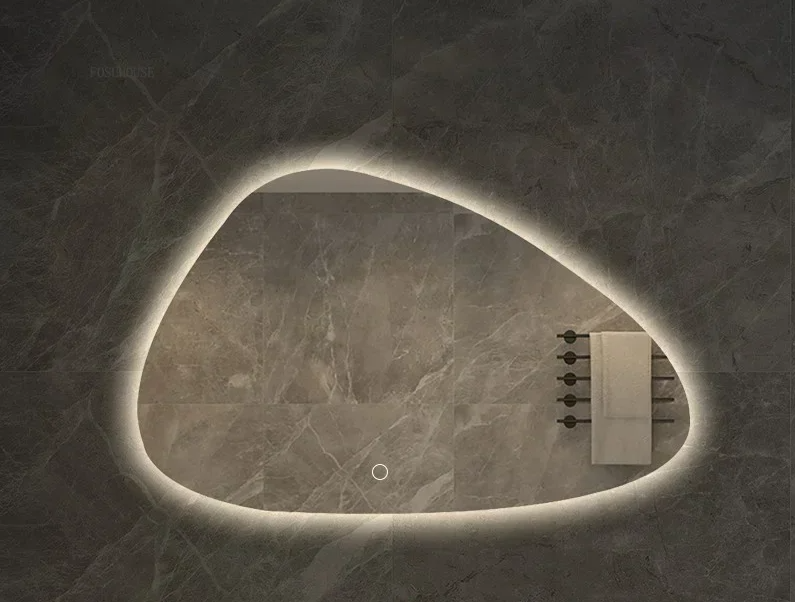 NordiLux Design Badezimmerspiegel – Smarter LED-Wandspiegel mit unregelmäßiger Form und Aluminiumrahmen