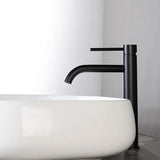 GoldLinea Hocharmatur Waschbecken – Gebürstetes Gold Wasserhahn Edelstahl | Einhebel Mischbatterie Warm & Kalt | Elegantes Baddesign
