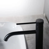 GoldLinea Hocharmatur Waschbecken – Gebürstetes Gold Wasserhahn Edelstahl | Einhebel Mischbatterie Warm & Kalt | Elegantes Baddesign