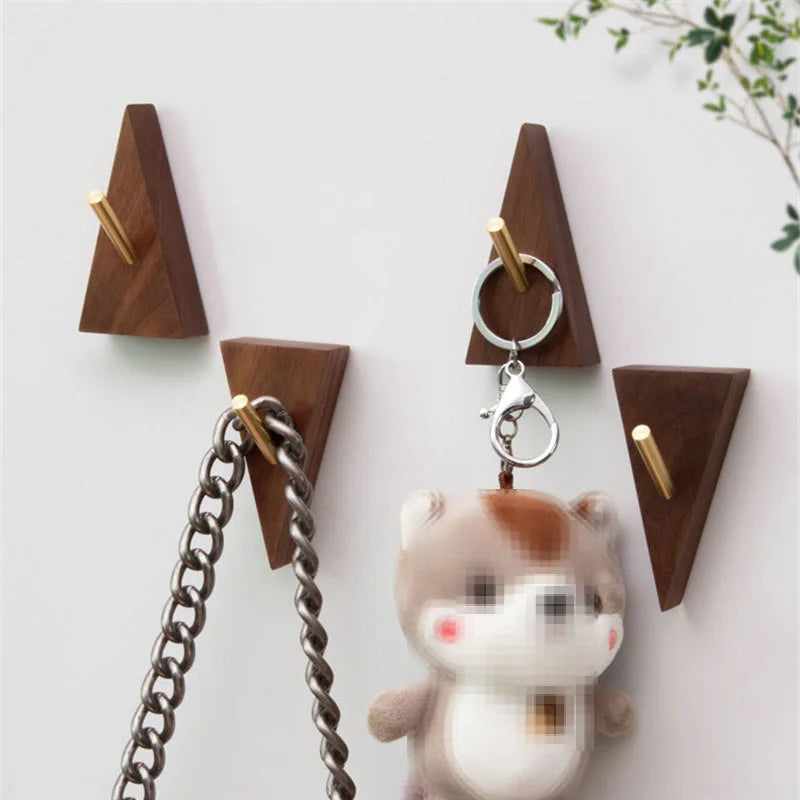 TriLuxe Dreieck Wandhaken – Messing & Massivholz