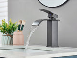 GoldCascade Waschtischarmatur – Gebürstete Goldarmatur für Waschbecken | Eleganter Wasserfallauslauf | Einhebel-Mischbatterie aus Edelstahl
