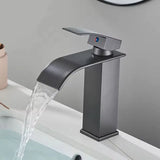 GoldCascade Waschtischarmatur – Gebürstete Goldarmatur für Waschbecken | Eleganter Wasserfallauslauf | Einhebel-Mischbatterie aus Edelstahl