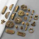 Bronvella ArcRetro Möbelgriff in Antik-Kupfer