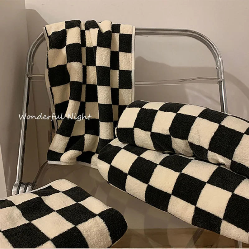 Schwarz-weiß kariertes Handtuchset | 100 % Polyester