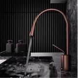 RoséFlow Waschbeckenarmatur – Gebürstetes Roségold Wasserhahn | Warm & Kalt Mischbatterie | Drehbarer Luxus Wasserhahn