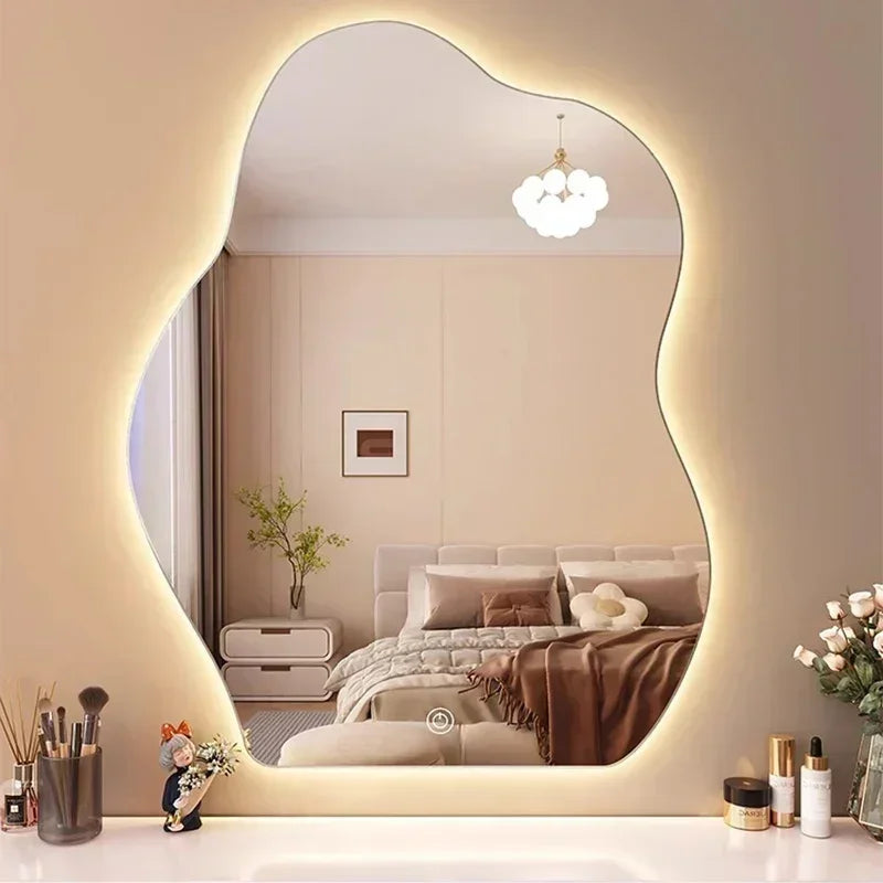 NordiGlow Irregular LED-Spiegel – Skandinavisches Design