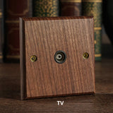 RetroLux Schwarzes Walnussholz Umschalter 1–4 Gang – Messing Knebel, Massivholz & USB-Option