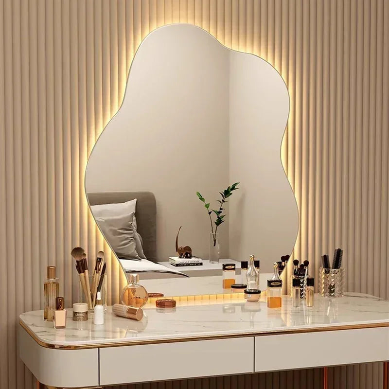 NordiGlow Irregular LED-Spiegel – Skandinavisches Design