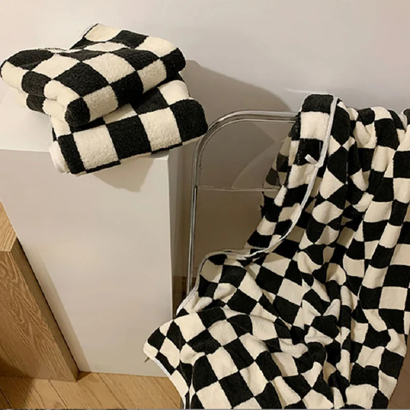 Schwarz-weiß kariertes Handtuchset | 100 % Polyester
