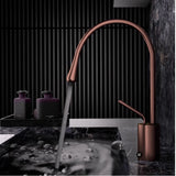 RoséFlow Waschbeckenarmatur – Gebürstetes Roségold Wasserhahn | Warm & Kalt Mischbatterie | Drehbarer Luxus Wasserhahn