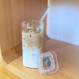 KlarKant Trinkglas – Quadratischer Hitzebeständiger Glasbecher mit Deckel & Trinkhalm | Transparentes Kaffeeglas | Für Kaffee, Milchtee & Saft