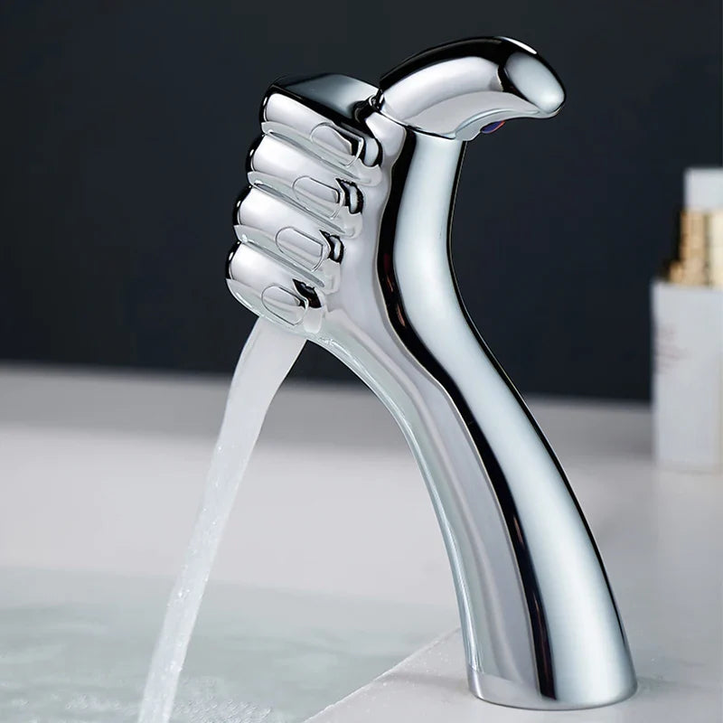 AquaFalls Solo – Wasserfall-Waschtischarmatur aus massivem Messing