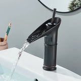 RetroCascade Waschbeckenarmatur Antik – Wasserfall Wasserhahn Messing | Einhebel Mischbatterie Warm & Kalt | Klassisches Bad Design