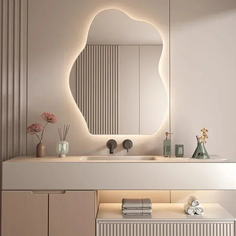 NordiGlow Irregular LED-Spiegel – Skandinavisches Design