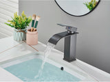 GoldCascade Waschtischarmatur – Gebürstete Goldarmatur für Waschbecken | Eleganter Wasserfallauslauf | Einhebel-Mischbatterie aus Edelstahl