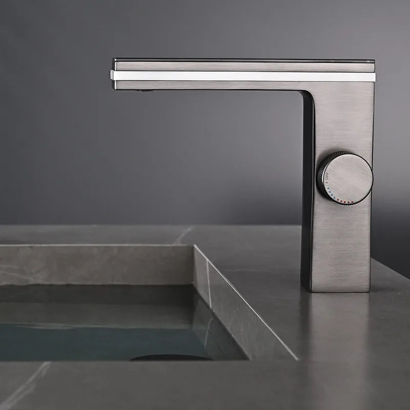 LuxuFlow Digitaler LED-Waschtischhahn