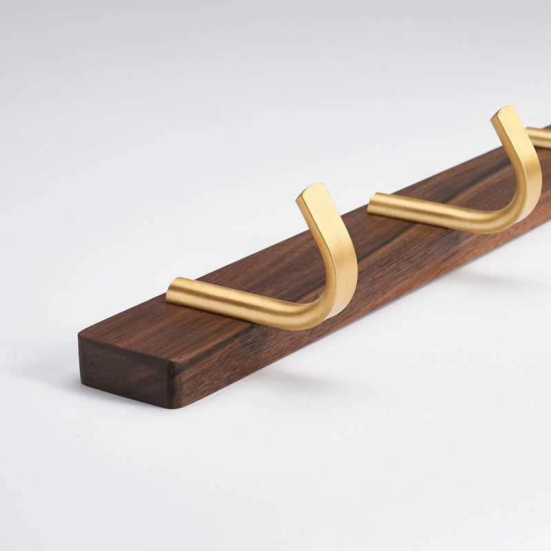 WalnutHook – 3-Haken Handtuchhalter aus Holz & Metall
