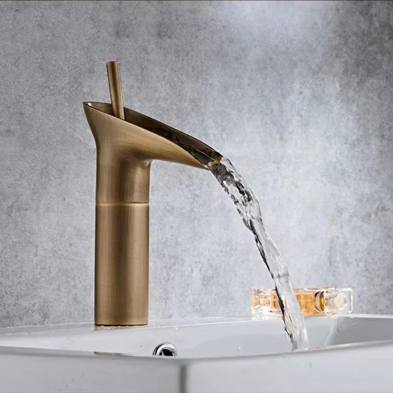 Luxuriöse Wasserfall-Waschtischarmatur