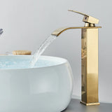 Waschtischarmatur in Schwarz mit Wasserfallauslauf und Einhebelmischer
