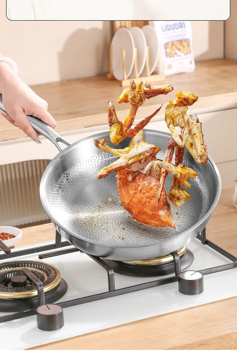 TitanPro – Reine Titan Bratpfanne mit Hammerschuppen-Muster