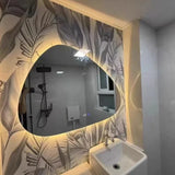 NordiLux Design Badezimmerspiegel – Smarter LED-Wandspiegel mit unregelmäßiger Form und Aluminiumrahmen