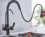 Küchenarmatur mit Wasseraufbereitung, schwenkbarem Auslauf und Warm-Kalt-Mischer in Schwarz