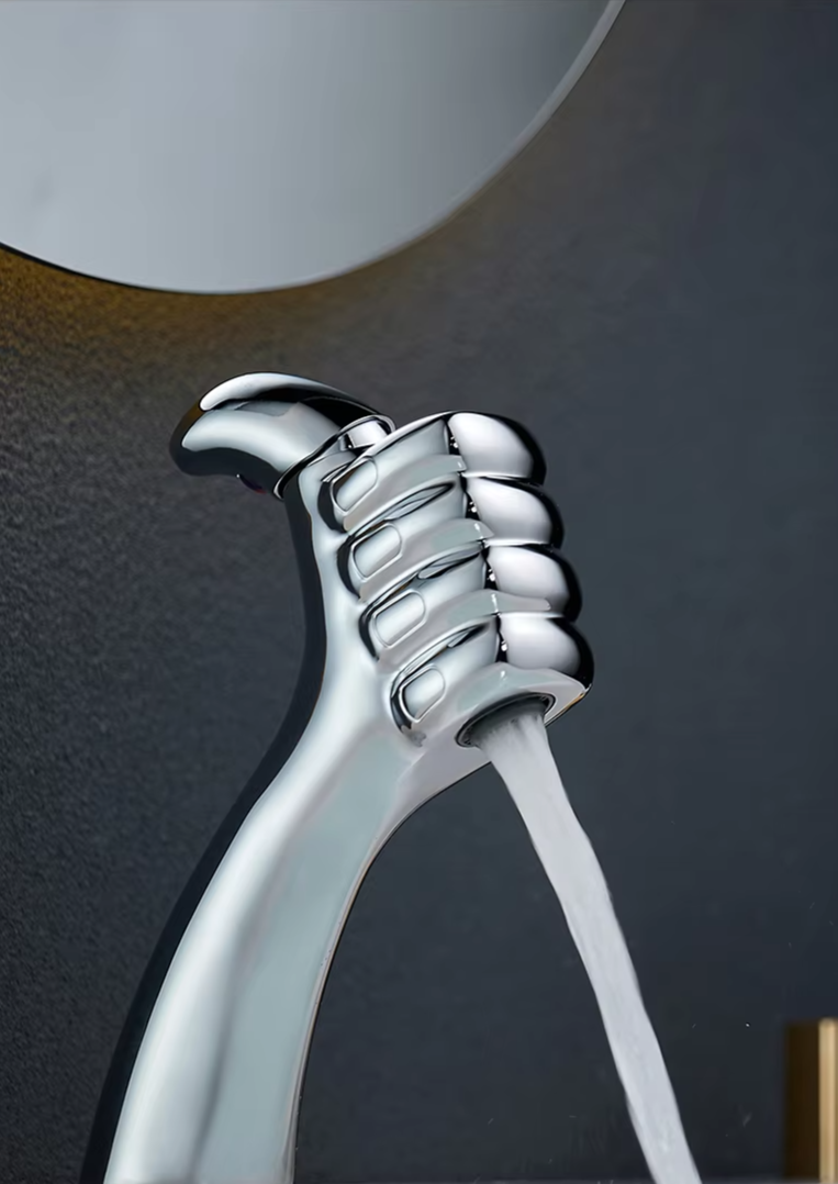 AquaFalls Solo – Wasserfall-Waschtischarmatur aus massivem Messing